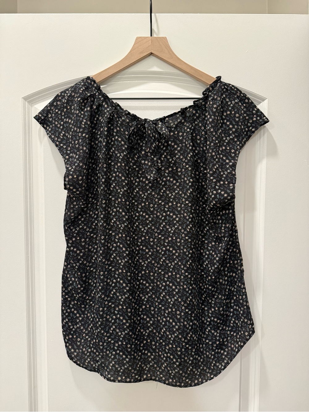 LC Lauren Conrad navy Floral Tie-Neck Blouse